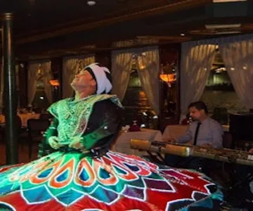 Cairo: Nile River Dinner Cruise + Show + Private Transfers